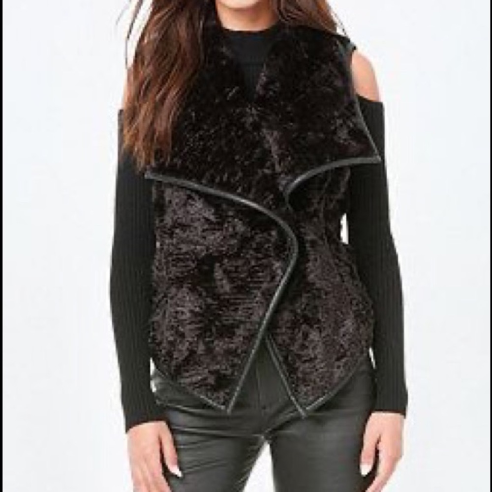 Bebe faux fur sleeveless shawl collar vest